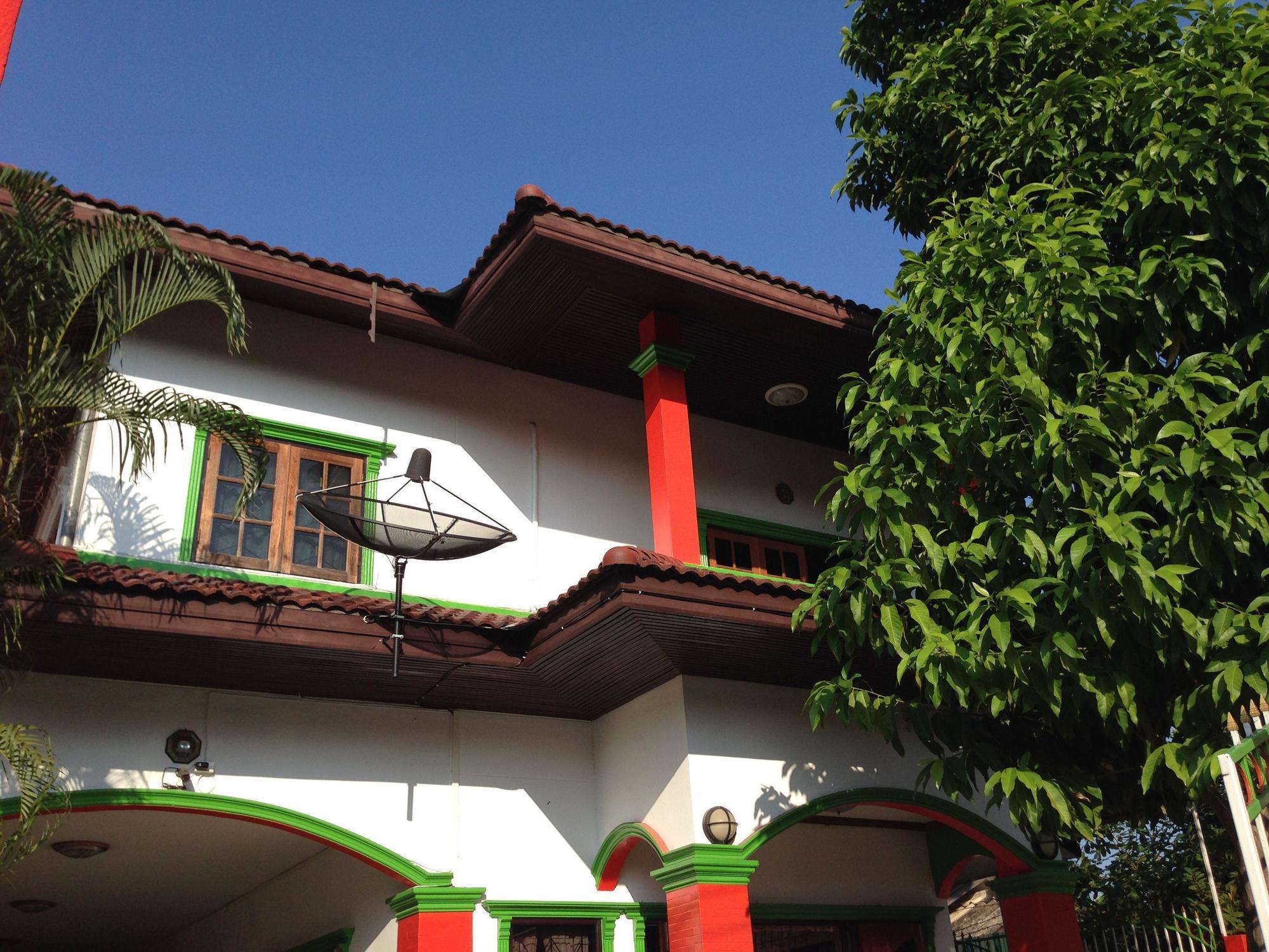 Noble Homestay Чиангмай Экстерьер фото